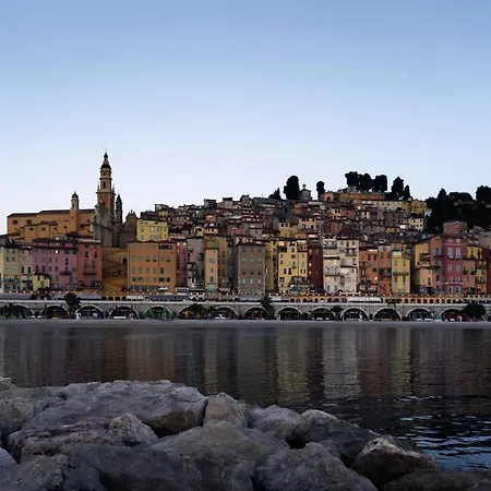 מלון Hotel Menton Le Vendome מנטון