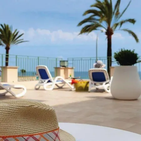 מלון Hotel Menton Le Vendome מנטון