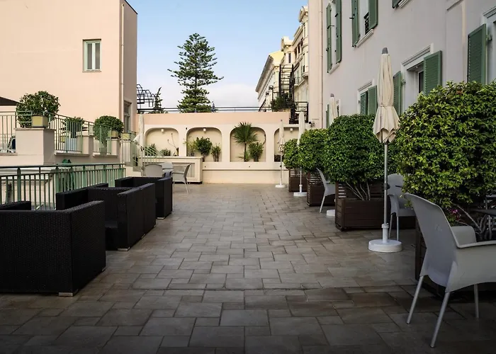 Hotel Menton Le Vendome فندق مينتون