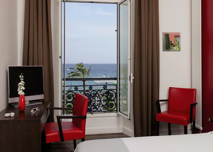 Hotel Menton Le Vendome 3* مينتون