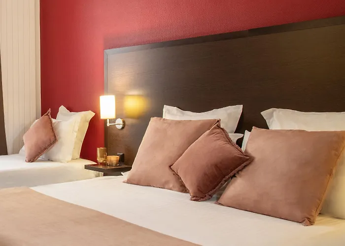 Hotel Menton Le Vendome فندق