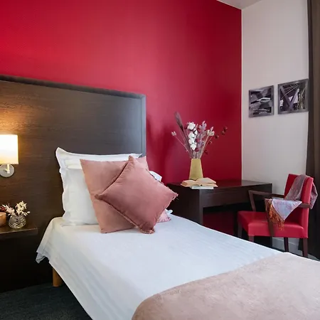 Hotel Hôtel Vendôme Menton 3*