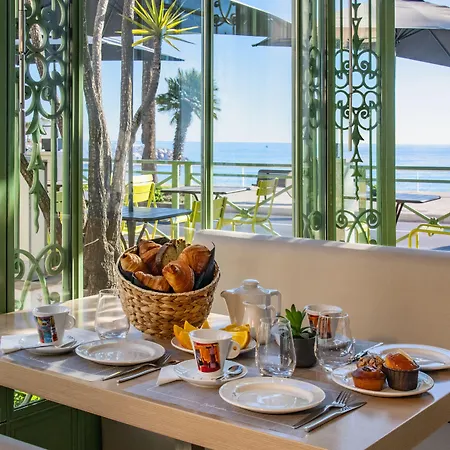 Hotel Hôtel Vendôme Menton 3*