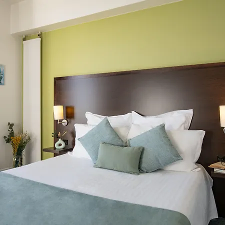 Hôtel Vendôme Menton Hotel 3*