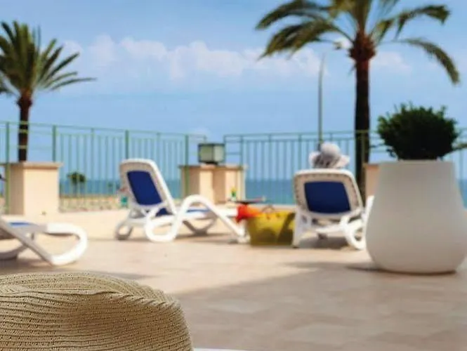 ホテル Hotel Menton Le Vendome マントン