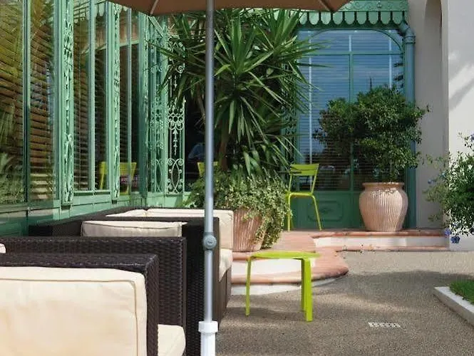 Hotel Menton Le Vendome מלון מנטון